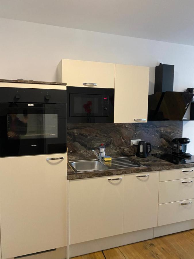 Modern Apartment With Balcony Near City Center Vienna Exterior photo