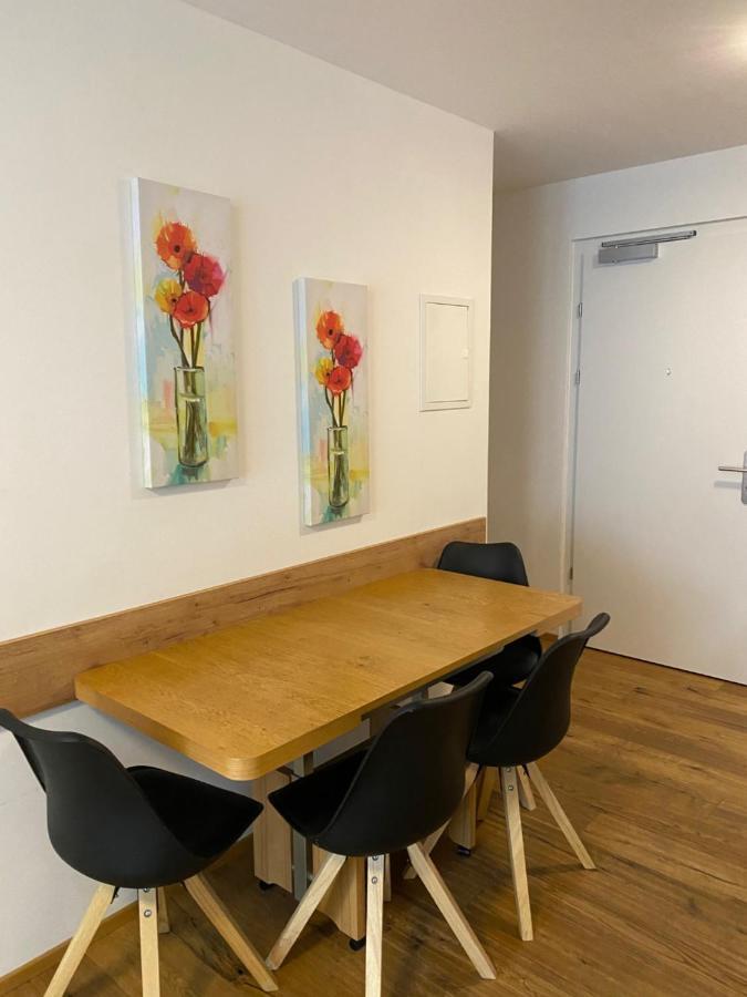 Modern Apartment With Balcony Near City Center Vienna Exterior photo